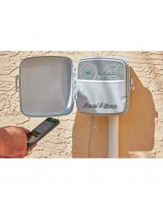 Sterownik nawadniania RC2 8-sekcji z wbudowanym Wi-Fi firmy Rain Bird, do montaży zewnętrznego 2